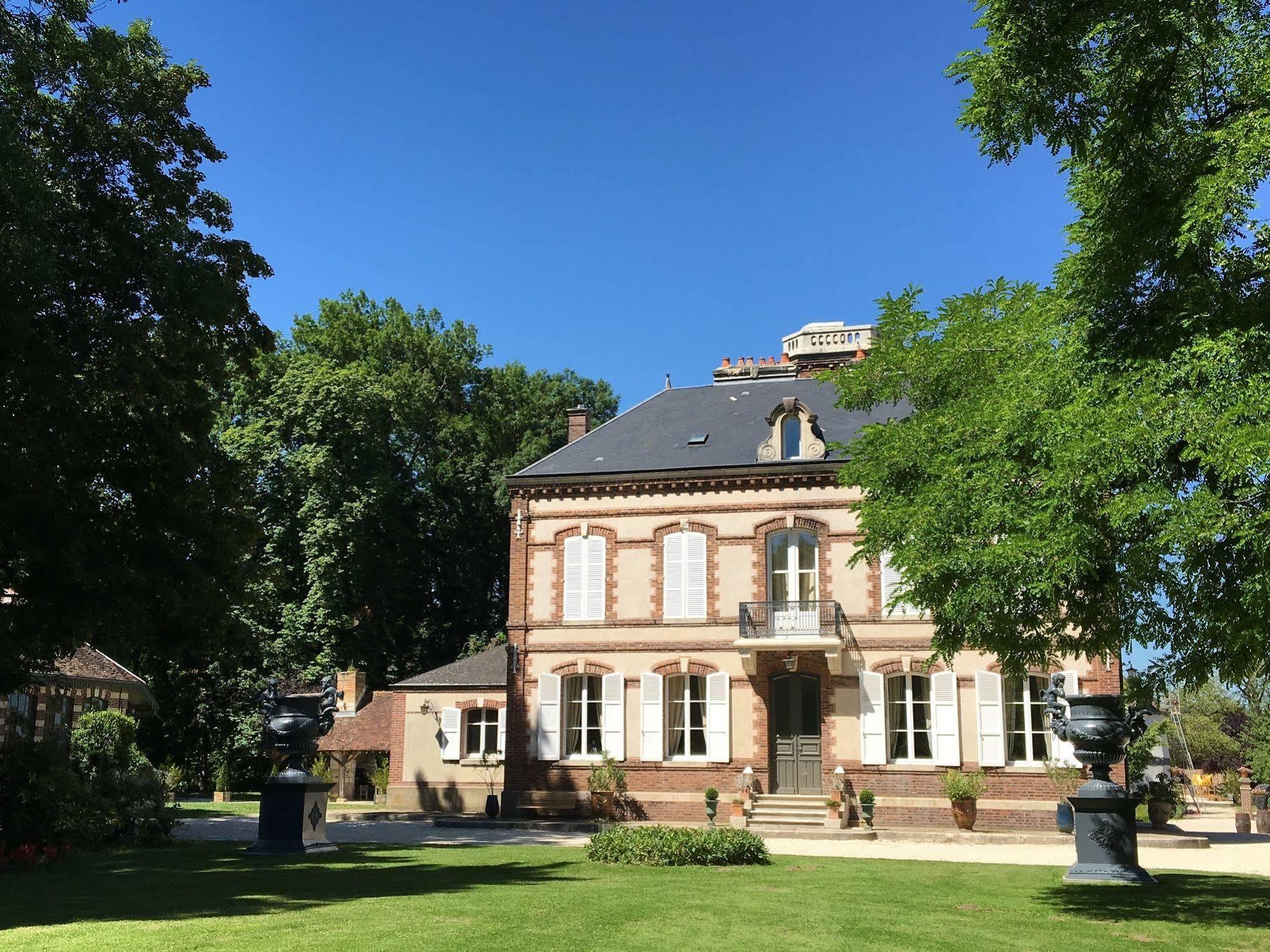 Chateau De Montabert Montaulin Exterior foto